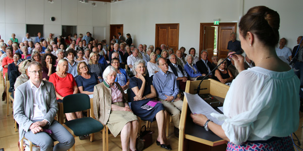 Knittl Buchvorstellung Hörsaal Tutzing