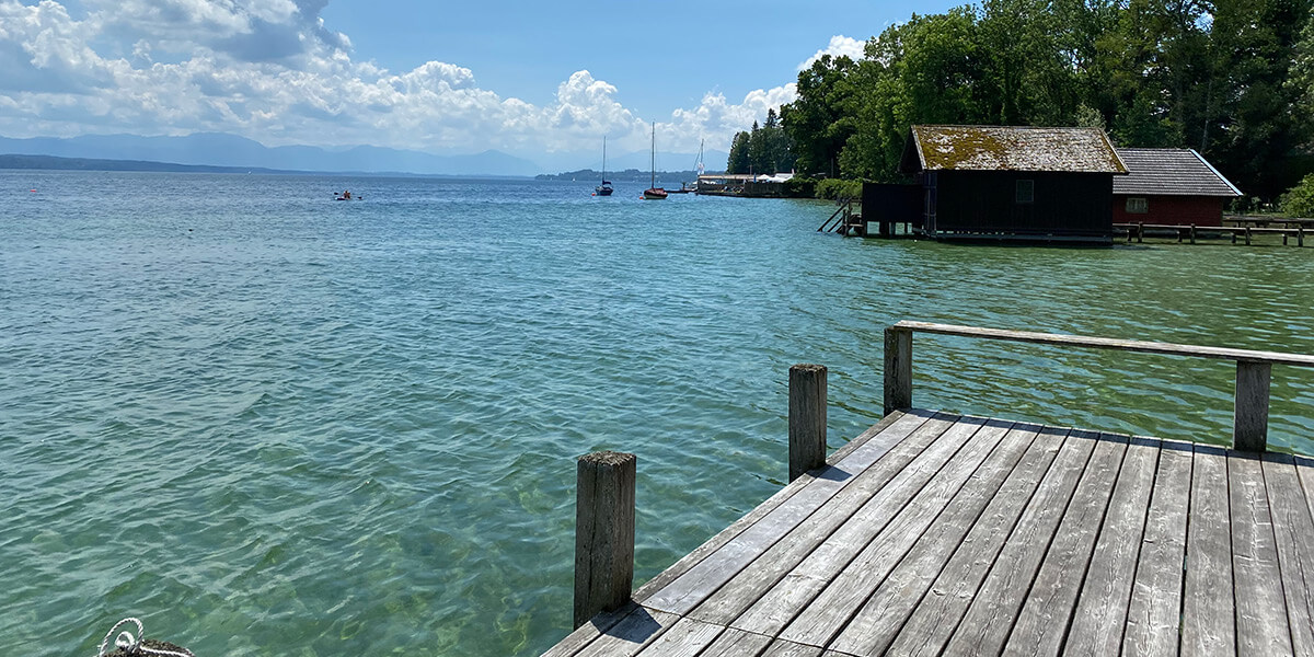 Steg der Akademie für Politische Bildung in Tutzing am Starnberger See