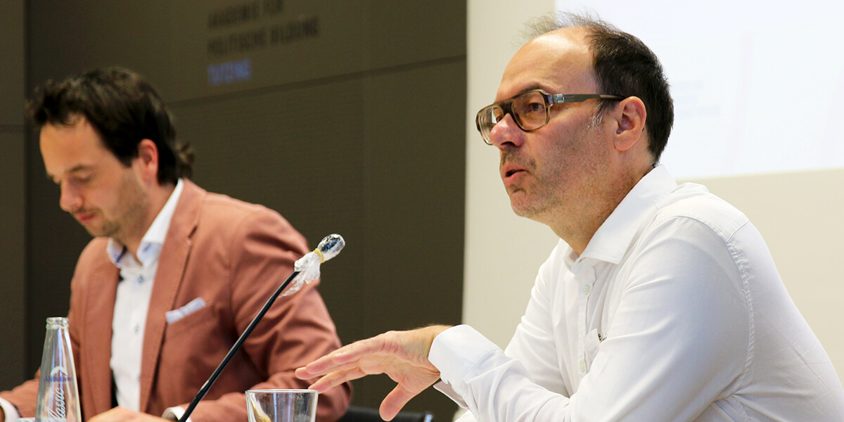 Andreas Kalina von der Akademie für Politische Bildung und Christoph Bieber von der NRW School of Governance im Podiumsgespräch an der Akademie