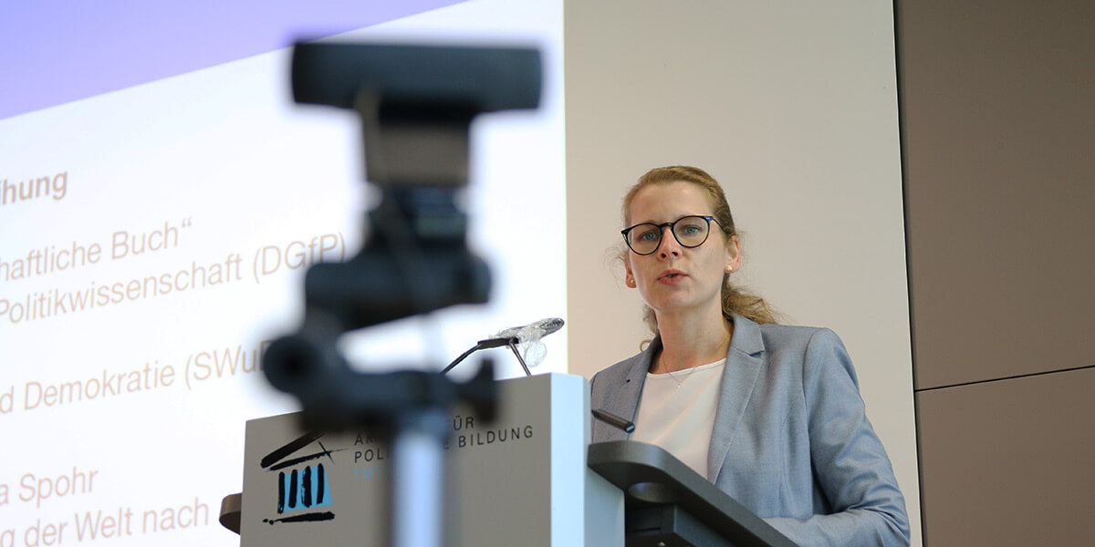 Astrid Kuhn, Vorsitzende der Stiftung Wissenschaft und Demokratie, auf der Jahrestagung der DGfP an der Akademie für Politische Bildung in Tutzing