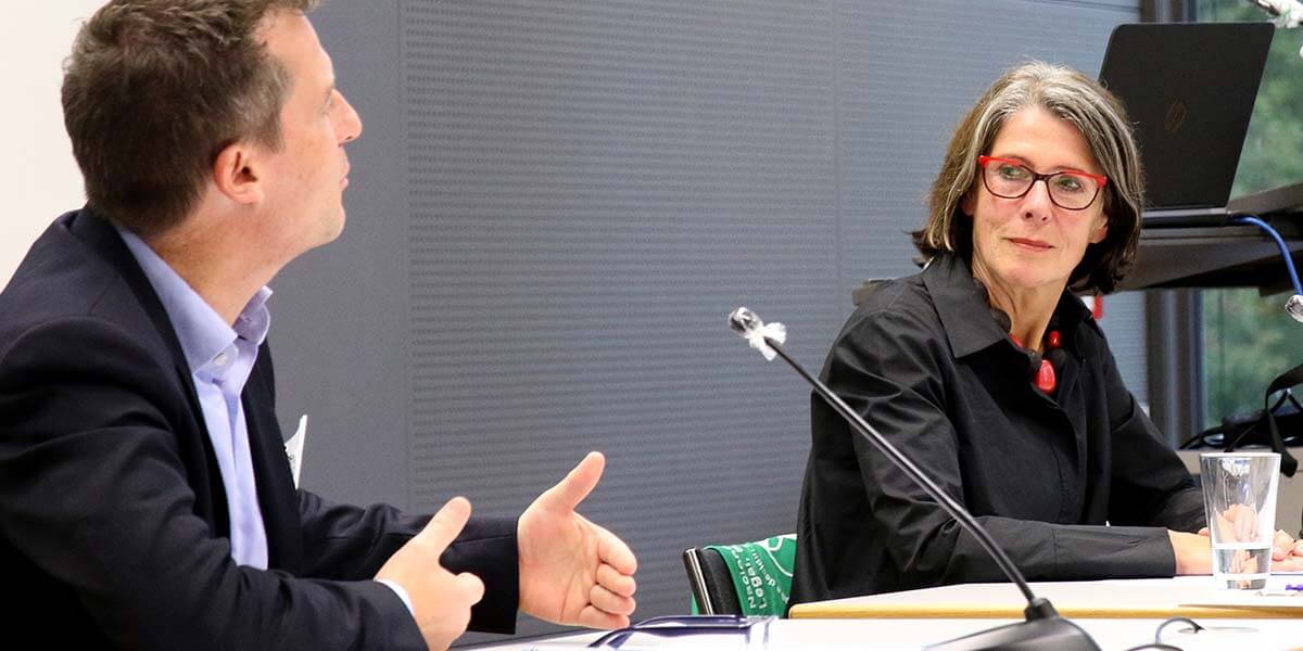 Jörg Siegmund und Babara Potthast im Gespräch an der Akademie für Politische Bildung 