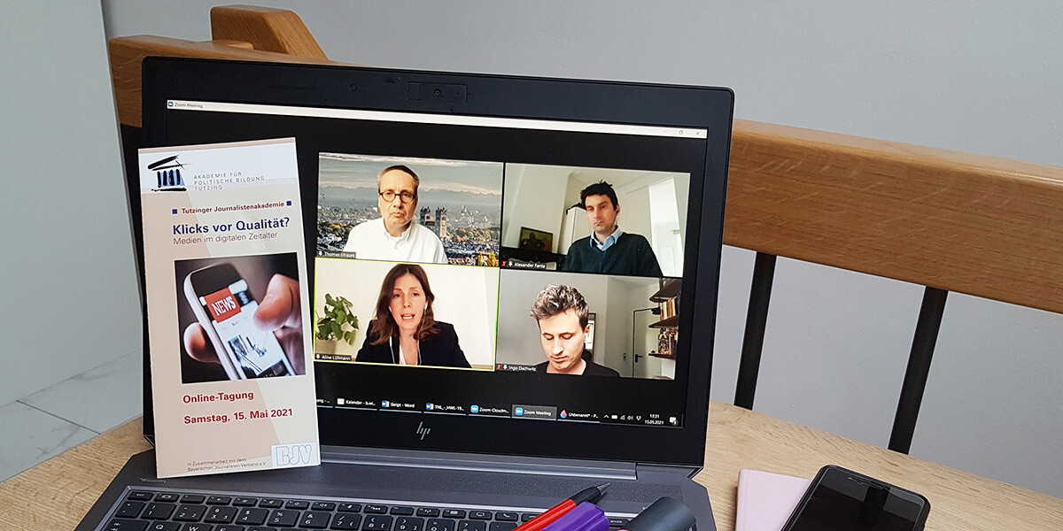 Thomas Mrazek (BJV), Alexander Fanta (netzpolitik.org), Ingo Dachwitz (netzpolitik.org) und Aline Lüllman (taz) am Bildschirm der Online-Tagung "Klicks vor Qualität? Medien im digitalen Zeitalter".