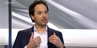 Andreas Kalina von der Akademie für Politische Bildung spricht in der Sendung alpha-demokratie