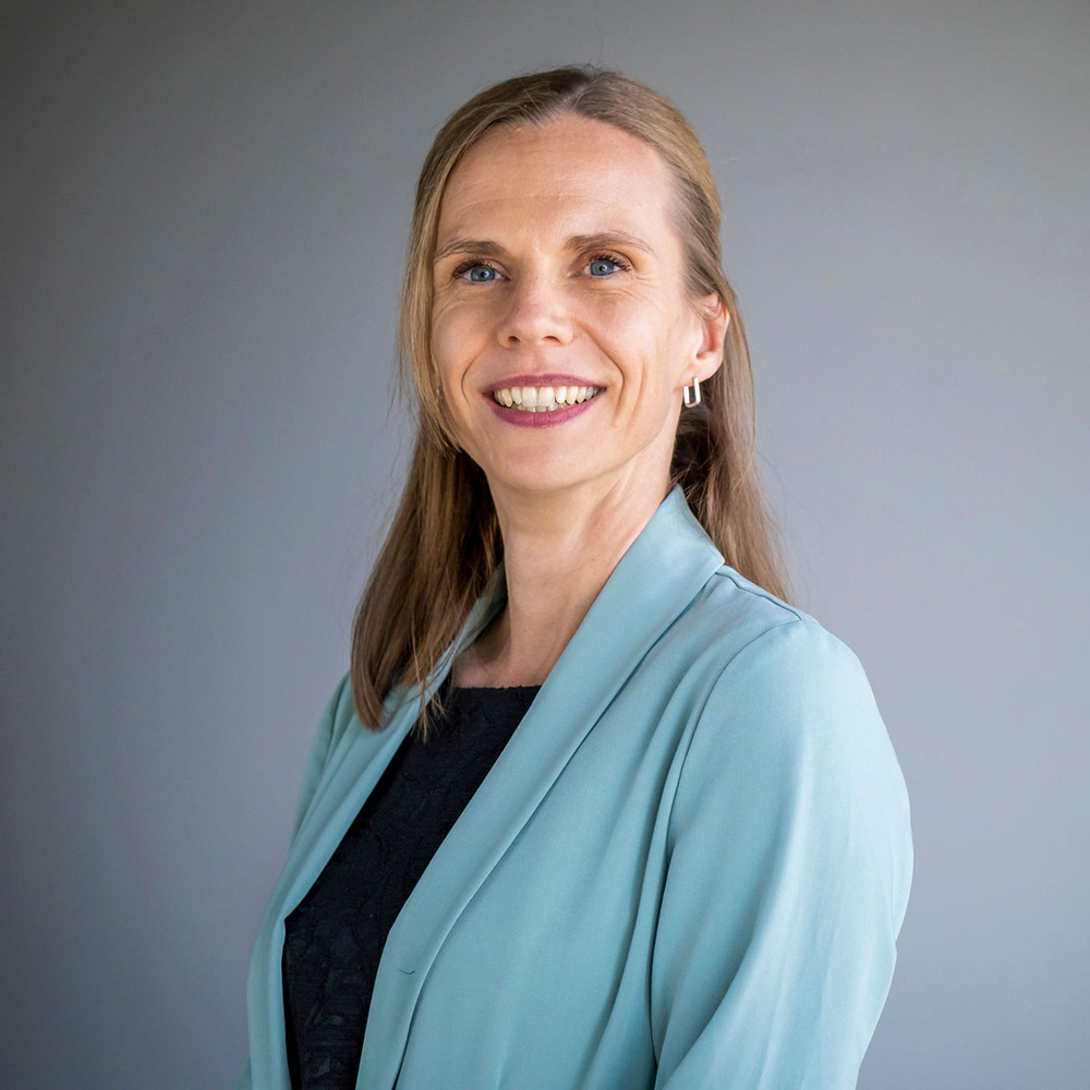 Anja Opitz leitet den Arbeitsbereich Internationale Politik und Sicherheitspolitik an der Akademie für Politische Bildung in Tutzing. 